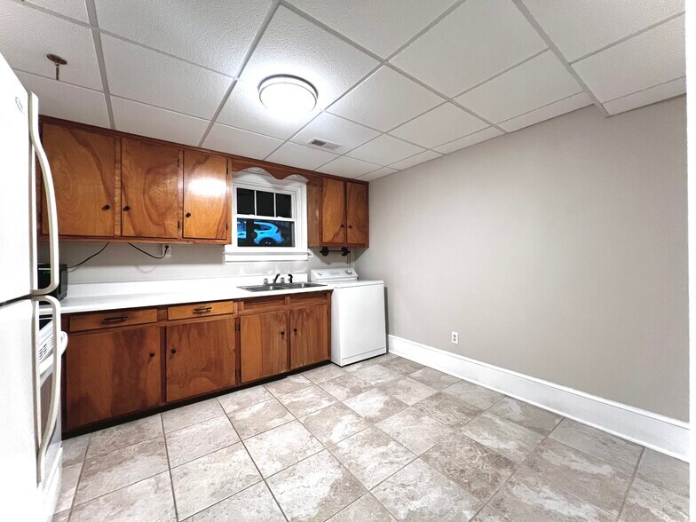 Building Photo - 214 Waddell Rd