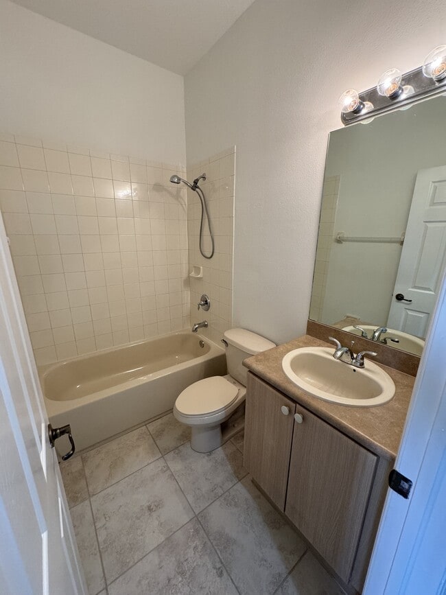 Building Photo - 4903 SW 140th Terrace