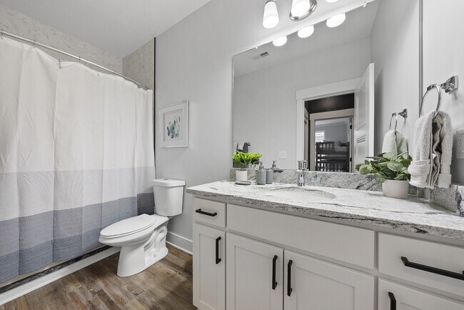 Building Photo - 1438 Indianola Ave