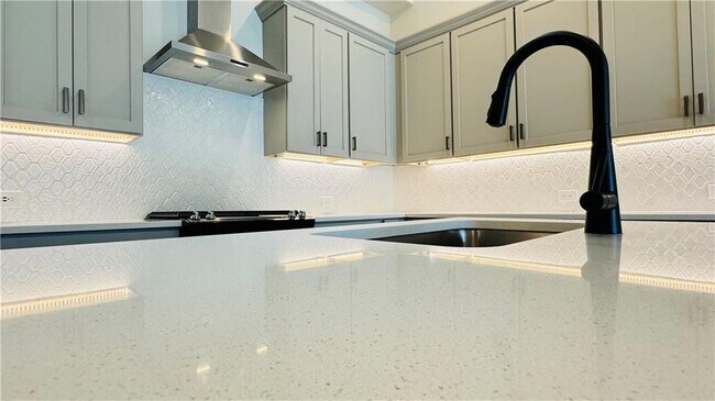 Building Photo - 201 Prairie Ln