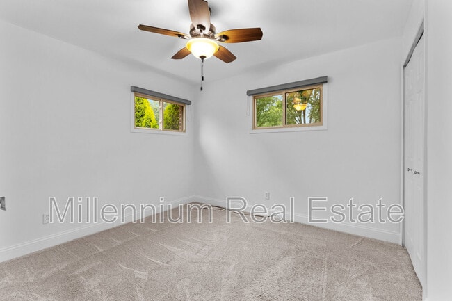 Building Photo - 4916 Rioview Dr