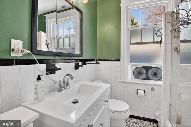 Building Photo - 3365 Runnymede Pl NW