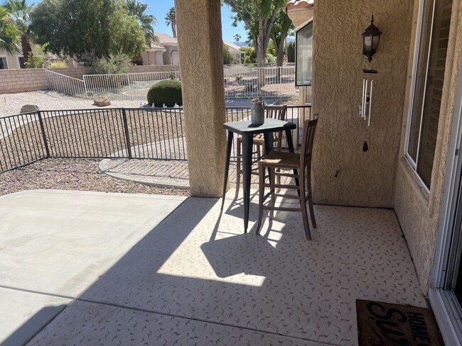 Building Photo - Beautifully Updated 2 Bedroom, 2 Bathroom ...