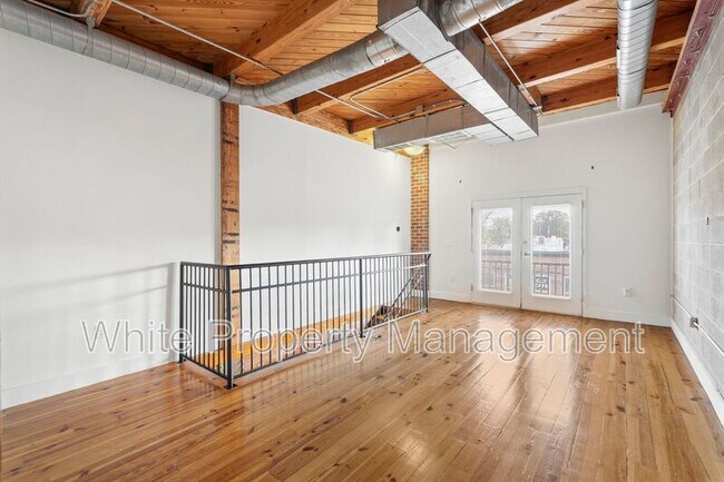 Building Photo - 3205 N Davidson St