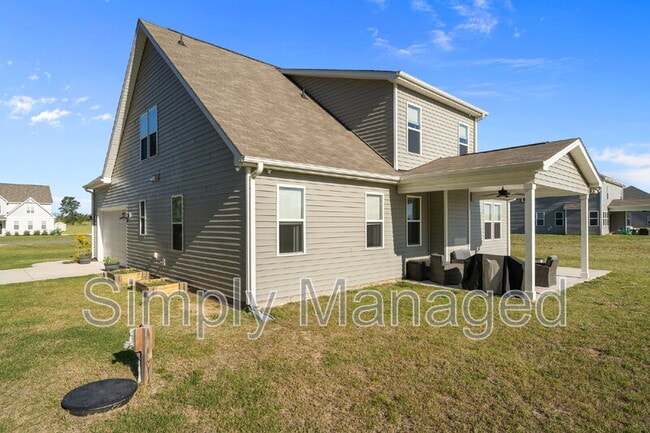 Building Photo - 124 Rocking Horse Ln