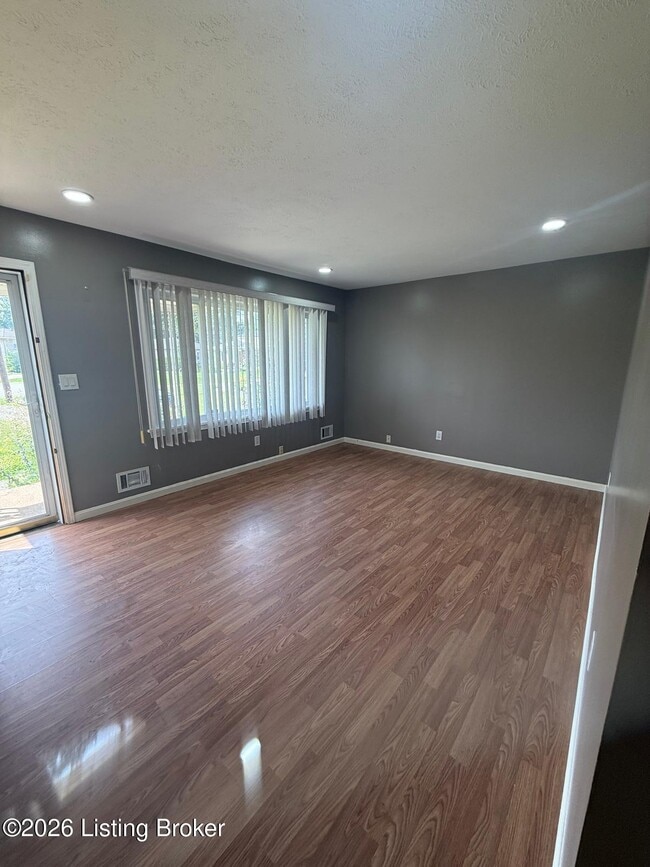 Building Photo - 5411 Fennel Ct