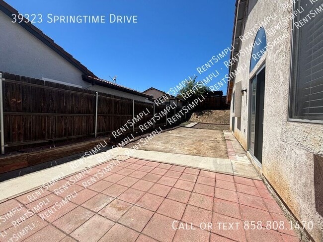 Building Photo - 39323 Springtime Dr