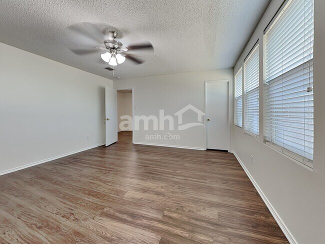 Building Photo - 3030 Dusty Ridge Dr