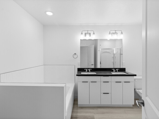 Building Photo - 1542 N 1870 E