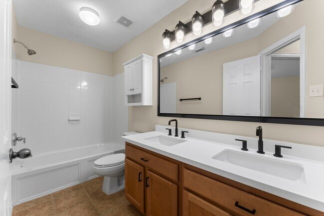 Building Photo - 31323 Trinity Park Ln