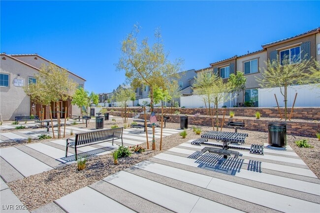 Building Photo - 226 Callen Falls Ave