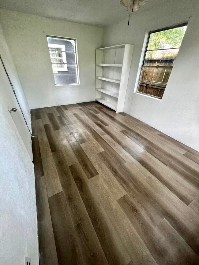 Building Photo - 2107 Garvey Dr