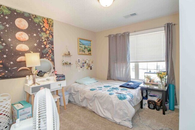 Building Photo - 1411 Freedom Dr