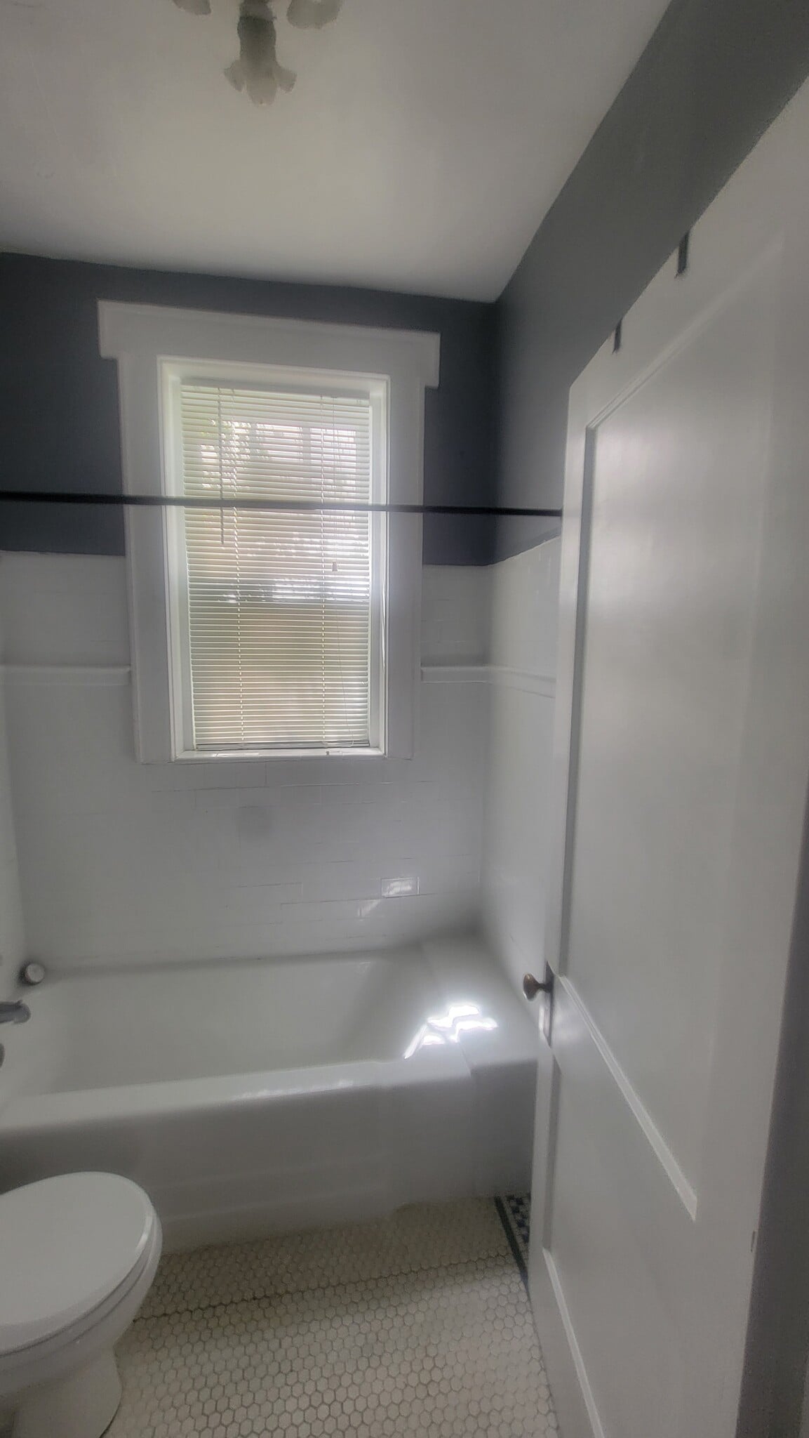 Building Photo - 148 W 6th St