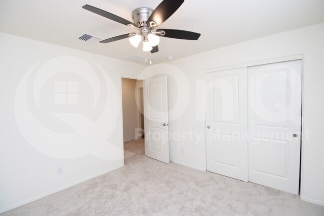 Building Photo - 1555 E Strople Dr