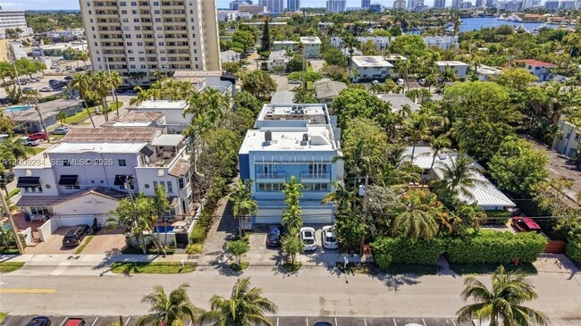 Building Photo - 832 N Victoria Park Rd