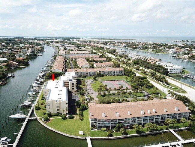 Building Photo - 363 Pinellas Bayway S