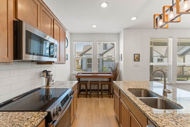 Building Photo - 2119 Hofstaat