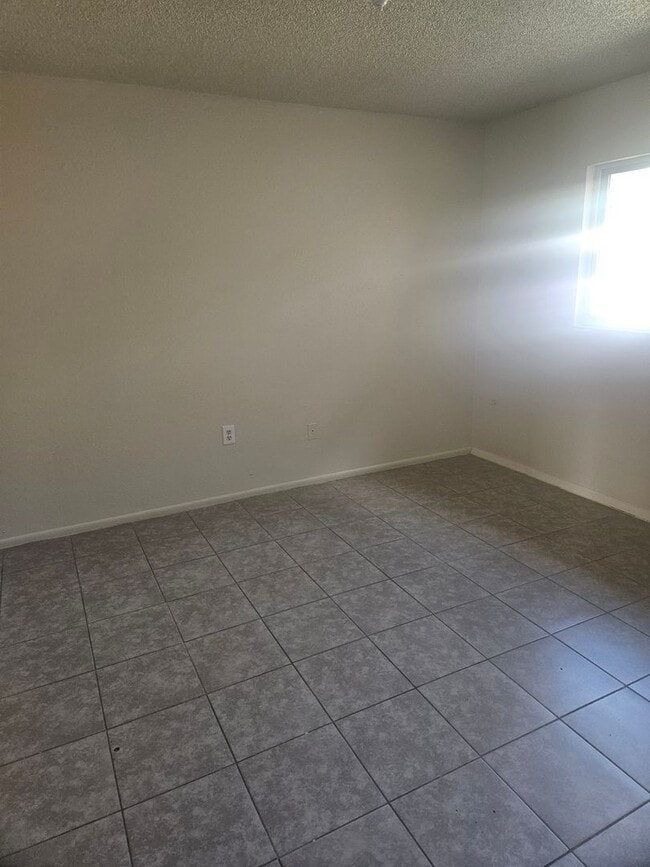Building Photo - 3/2 DUPLEX