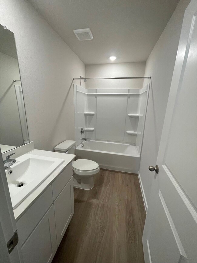 Building Photo - 12164 Lexington Heights Dr