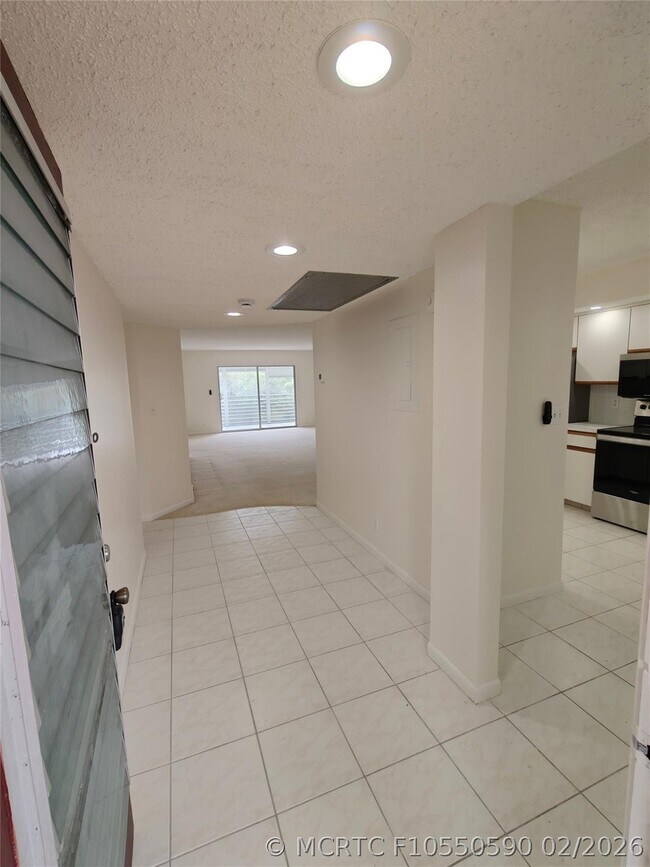 Building Photo - 1801 Eleuthera Point
