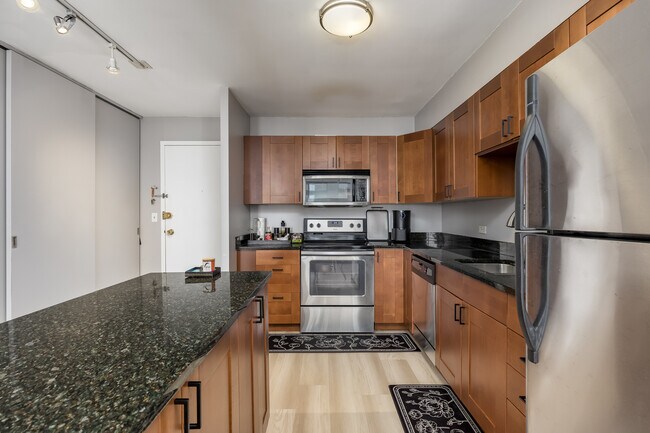 Building Photo - 1660 N La Salle Dr