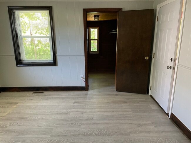 Building Photo - 29 Freeman St