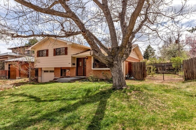 Building Photo - 650 Hartford Dr