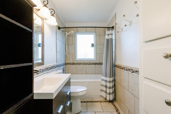 Building Photo - 3-Bedroom Near Texas Tech - Pre-leasing Now for August 2026
