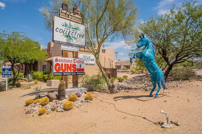 Building Photo - Downtown Cave Creek Patio Homes!
