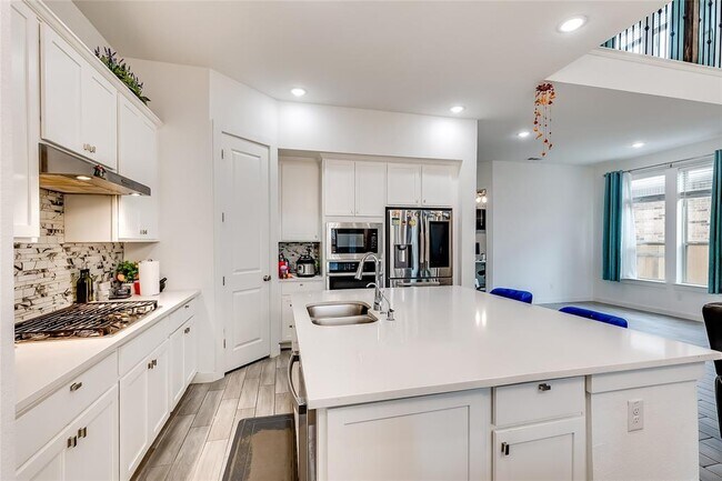 Building Photo - 833 Whitetail Dr