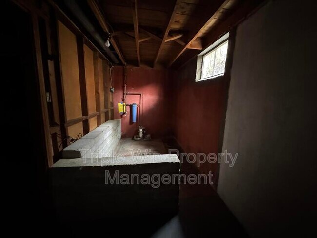 Building Photo - 90 W St Anthony Ln