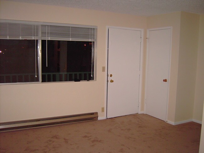 Living Room - Starvista Apartments