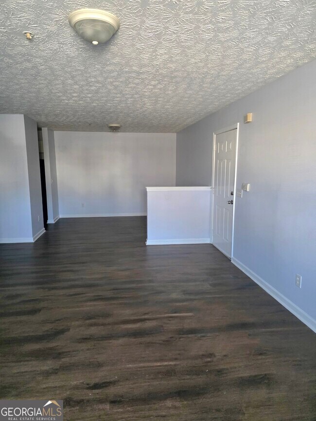 Building Photo - 12101 Fairington Ridge Cir