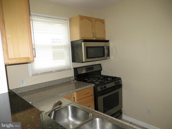 Building Photo - 50 E Reed Ave