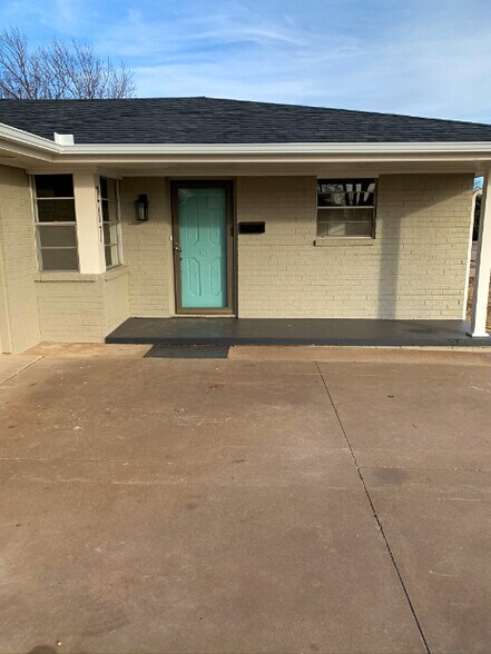 Building Photo - 217 E 30th St