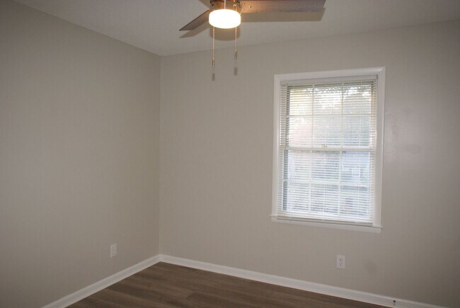 Building Photo - 810 14th Street