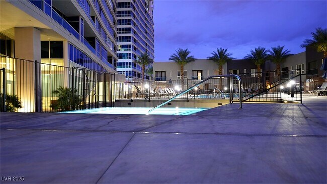 Building Photo - 4565 Dean Martin Dr