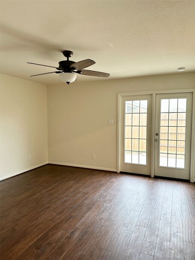 Building Photo - 329 Killam County Dr