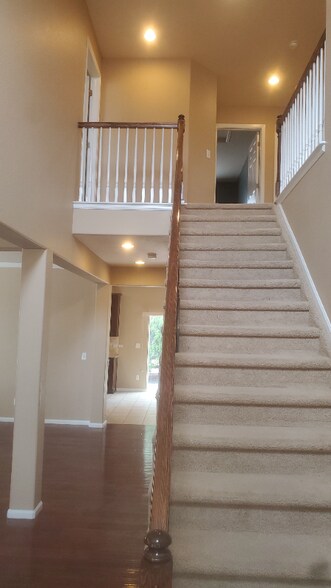 Building Photo - 948 Fire Rock Pl