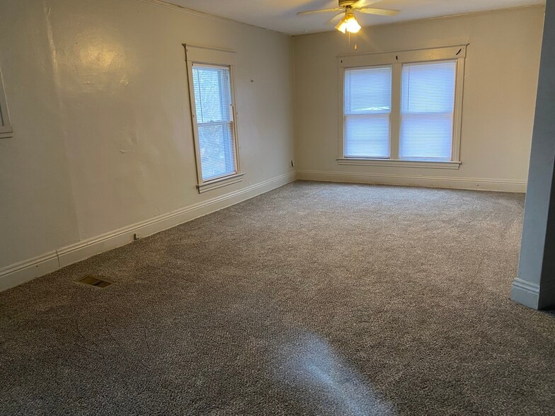 Building Photo - 1119 N Winnebago St