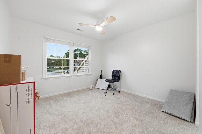 Building Photo - 1305 Tuckaway Reach