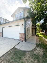 Building Photo - Wonderful 2 Story 3 Bedroom 2.5 Bath Townhome With Attached 2 Car Garage Near Lake Loveland in Lo...