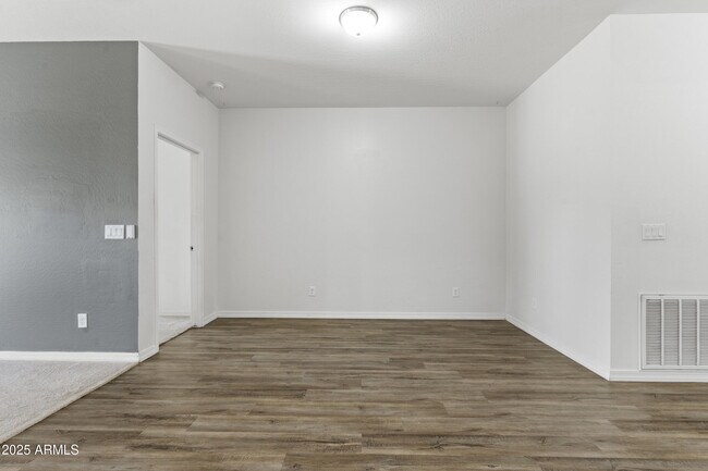 Building Photo - 390 S Verdad Ln