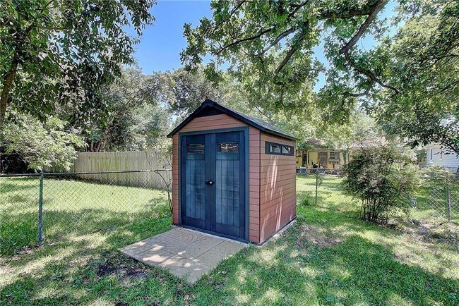 Building Photo - 1803 Romeria Dr