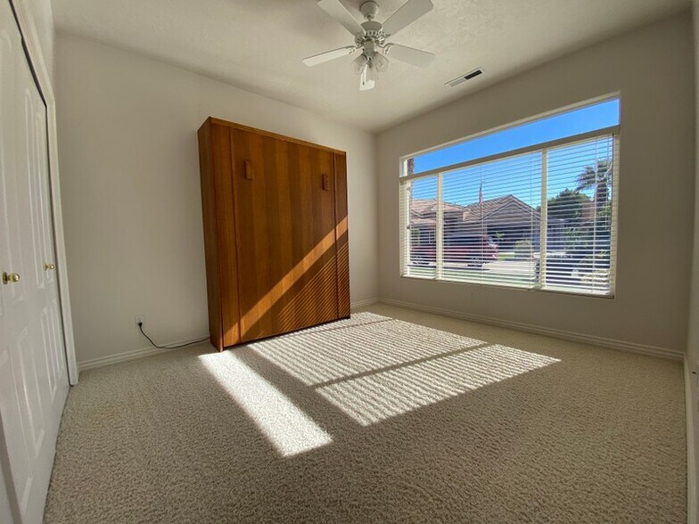 Building Photo - 862 Owls Way