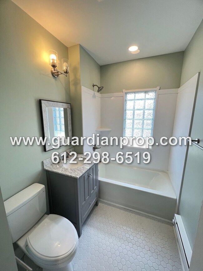 Building Photo - Fully Updated Upper Duplex for September 1, New Kitchen & Bath, Sunroom + Office Area, Private Ba...