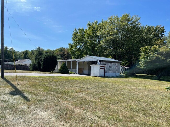Building Photo - 3 bedroom home Fayetville PA!