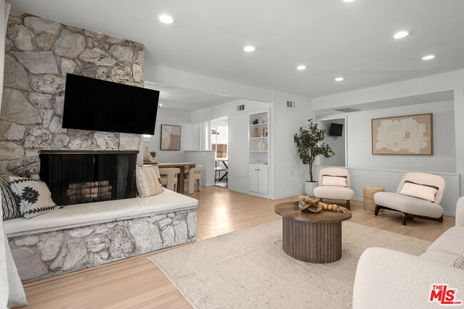 Building Photo - 6119 Goodland Ave