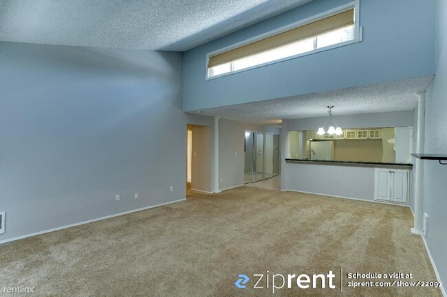 Building Photo - 2 br, 2 bath Condo - 13680 NE 69th St, Red...